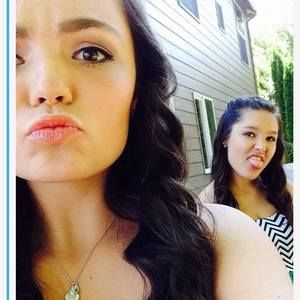 Meet your Posher, Alli