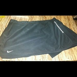 LIKE NEW! NIKE Dri Fit Skort!