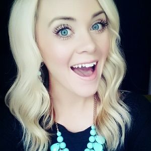 Meet your Posher, Tera