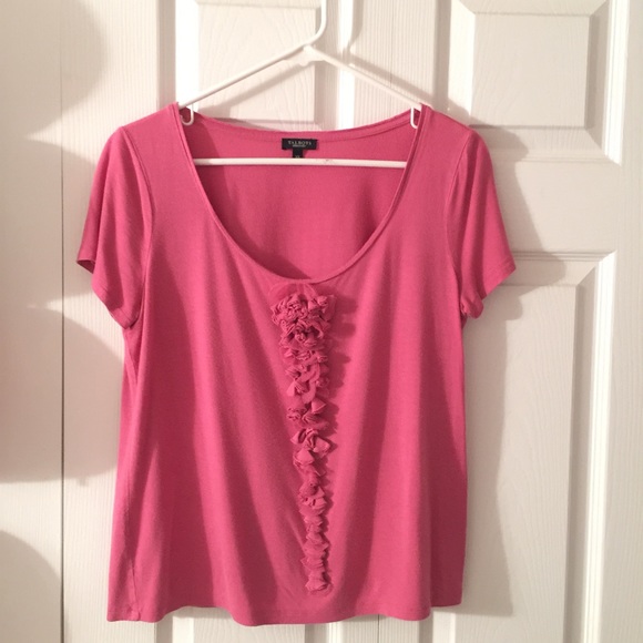 Short sleeve top, great for work or casual!