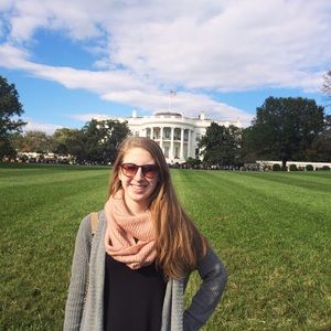 Meet your Posher, Hannah