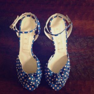 Something BLEU high heels