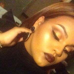 Meet your Posher, Yarlene