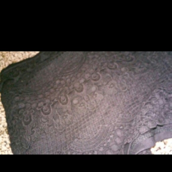 Black lace shorts - Picture 3 of 3