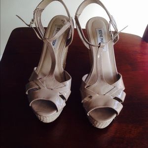 Steve Madden p- Melli 7.5 tstrap nude beige wedge