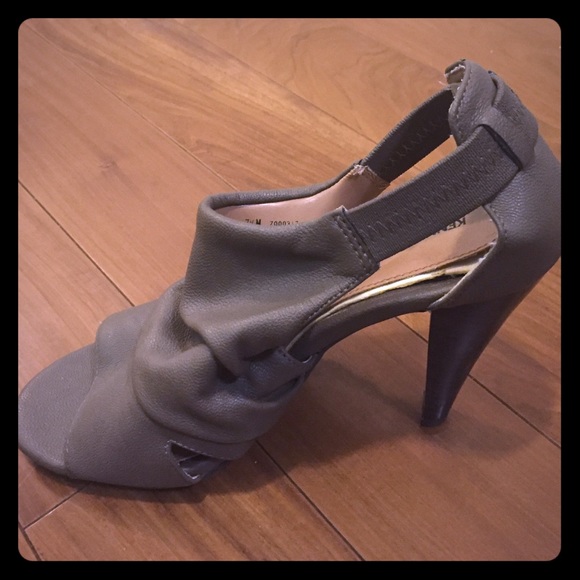 Kenneth Cole Camo Heels - Picture 1 of 3