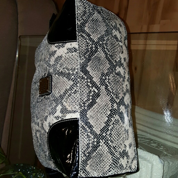 **SOLD**Gorgeous Python and patent DOONEY&BOURKE - Picture 3 of 4