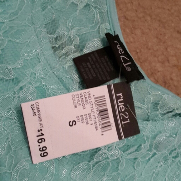 lace tank top - Picture 2 of 3