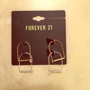 2 pack Forever 21 earrings