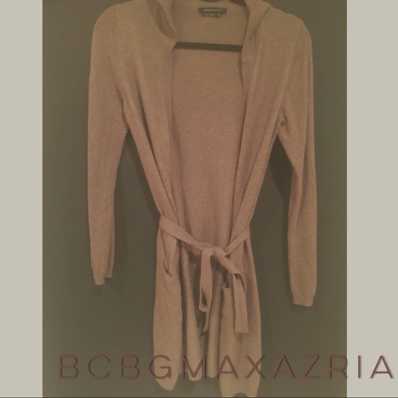 // FINAL SALE! • NWOT BCBG CARDIGAN / M /