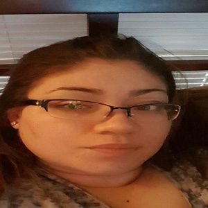 Meet your Posher, Yesenia