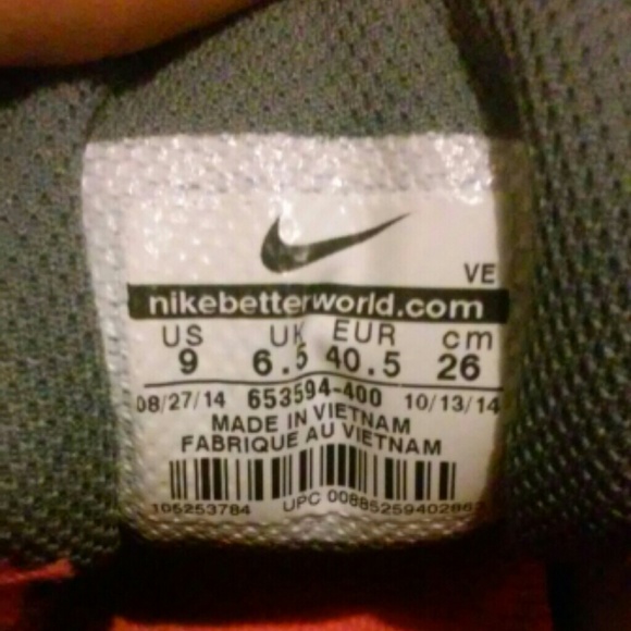 Nikes - Picture 2 of 2