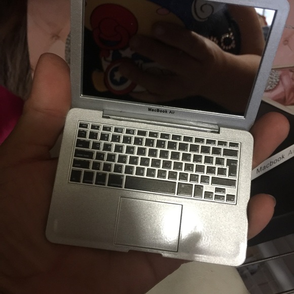 Super cute mirror - Picture 4 of 4