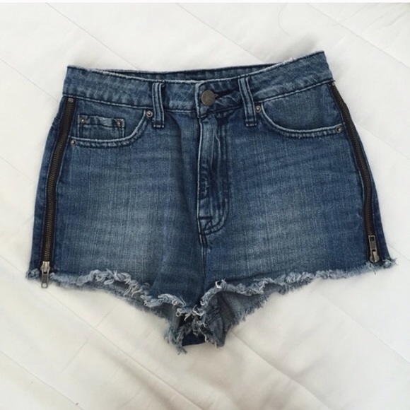 High waisted jeans