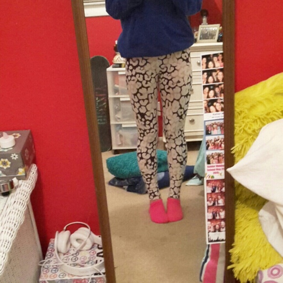 rue 21 white leopard leggings - Picture 1 of 2