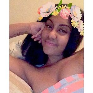 Meet your Posher, Deandra