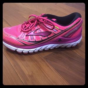 Brooks Transcend