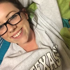 Meet your Posher, Courtney