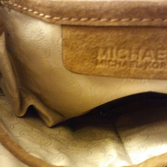 Meet your Posher, Kim - Picture 3 of 7