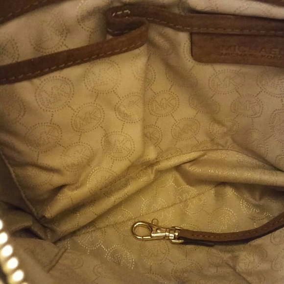 Meet your Posher, Kim - Picture 6 of 7