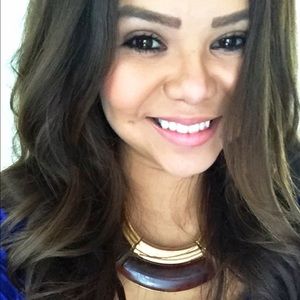 Meet your Posher, Eva