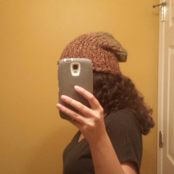 Knit hat - Picture 1 of 4