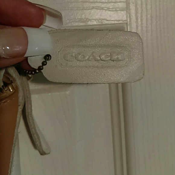 SOLD 😃😃😃AUTHENTIC COACH HANDBAG - Picture 2 of 4