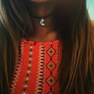 Open moon charm choker