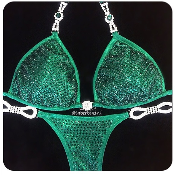 Competition bikini - Picture 1 of 3