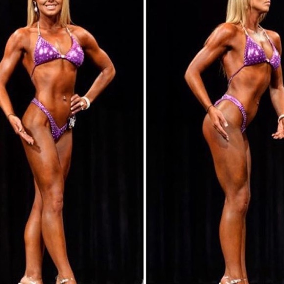 Competition bikini - Picture 2 of 2