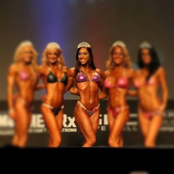 Competition bikini - Picture 3 of 3