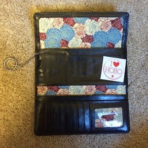 Hobo Sadie Wallet (Black leather)