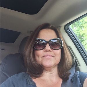 Meet your Posher, Linda