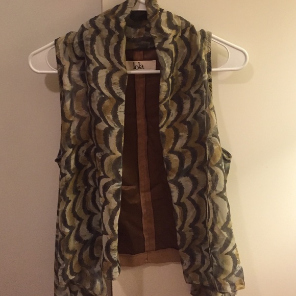 Lola vest