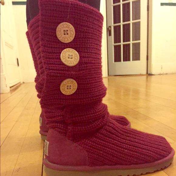 LIKE NEW Cranberry Crochet UGGs