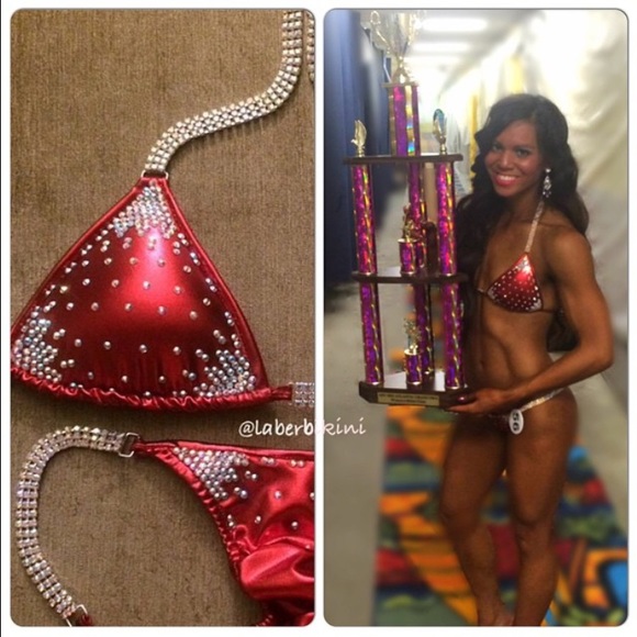 Competition bikini - Picture 2 of 3