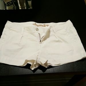 New never worn Size 5 White shorts