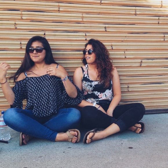 meet your seller/buyer 😊 - Picture 2 of 4