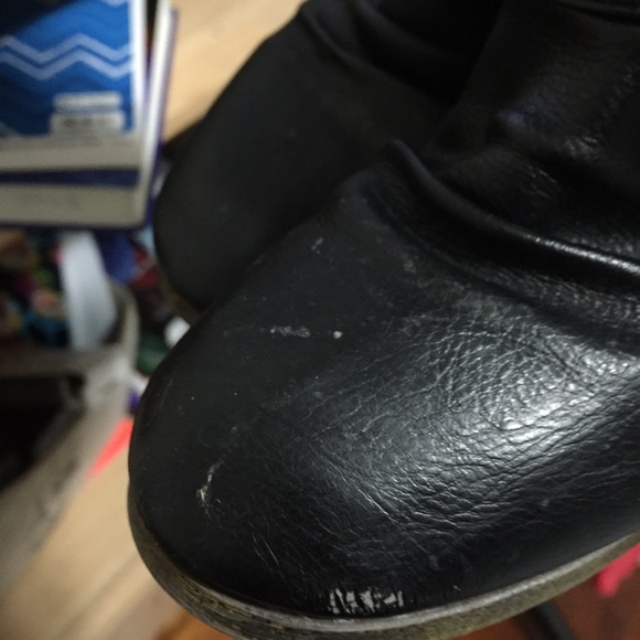 Tall black boots👢 - Picture 2 of 3