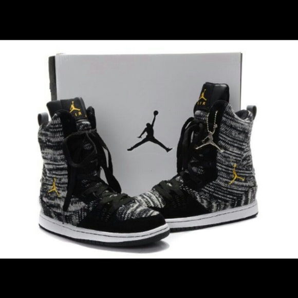 Iso these 3 shoes please tag me - Picture 2 of 3