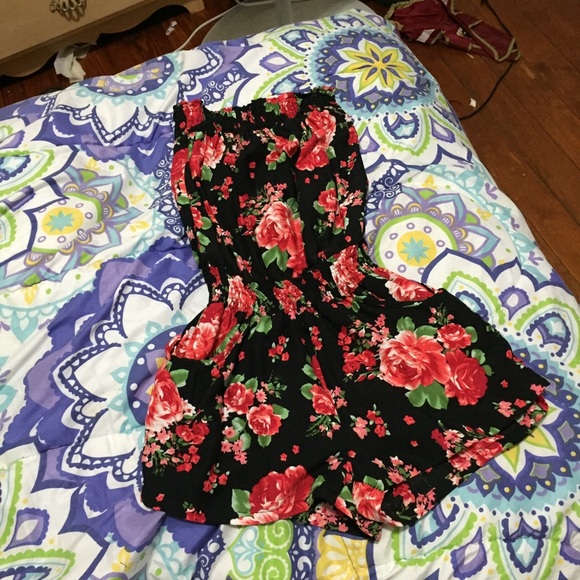 Floral romper! - Picture 1 of 3