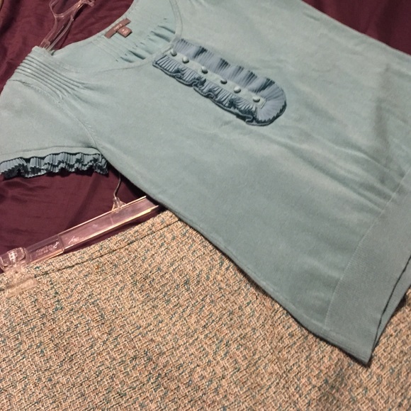 Blouse and skirt set.
