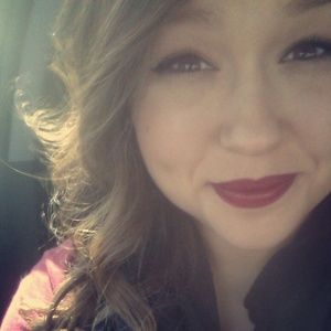 Meet your Posher, Lacey