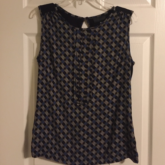 Sleeveless blouse.