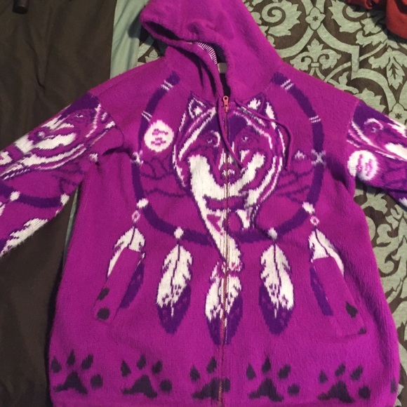 Global Village Imports wolf sweater