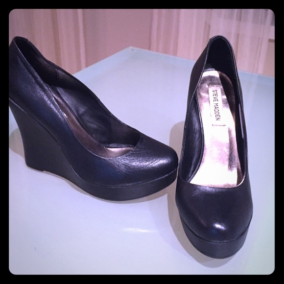 Steve Madden platform wedges in black leather