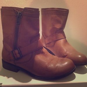 Ankle Boots **offers 👍🏽👍🏽👍🏽👍🏽**