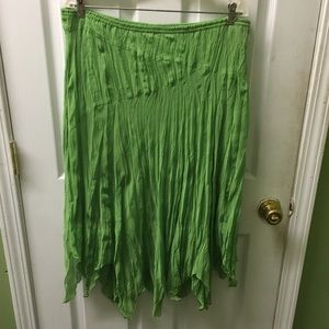 Green crepe lined skirt.