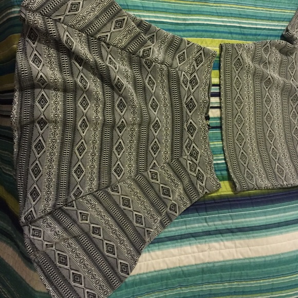 H&M skirt and crop top - Picture 3 of 3