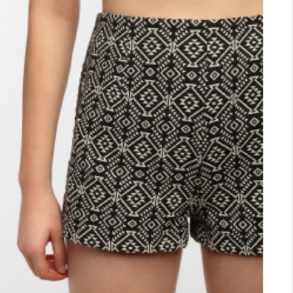 High waisted Shorts - Picture 4 of 4